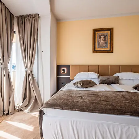 Marina Hotel 4*