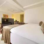 Marina 4*
