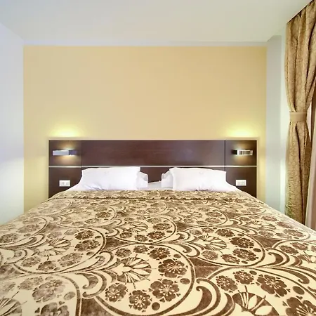 Marina Hotel