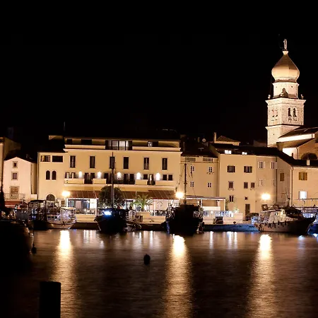 Marina 4*