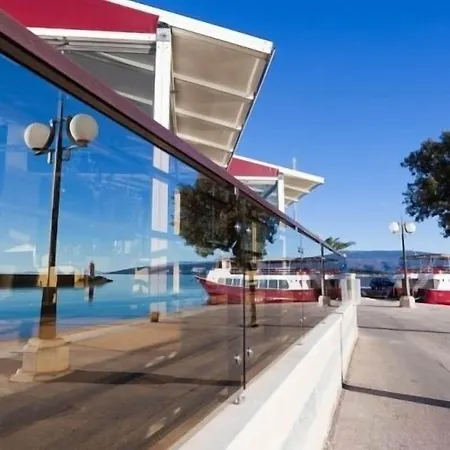 Marina Hotel