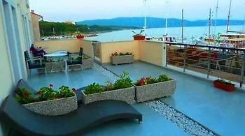 Marina 4*