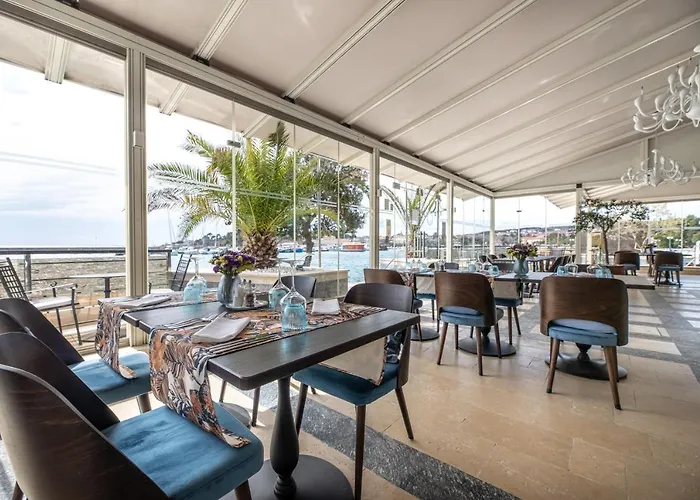 Marina Otel 4*