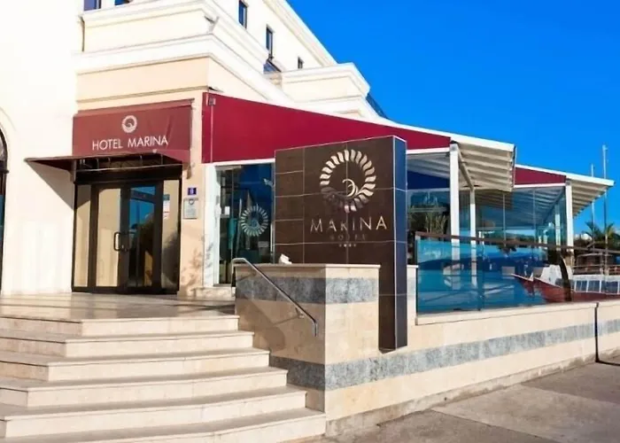 Ξενοδοχείο Marina 4*