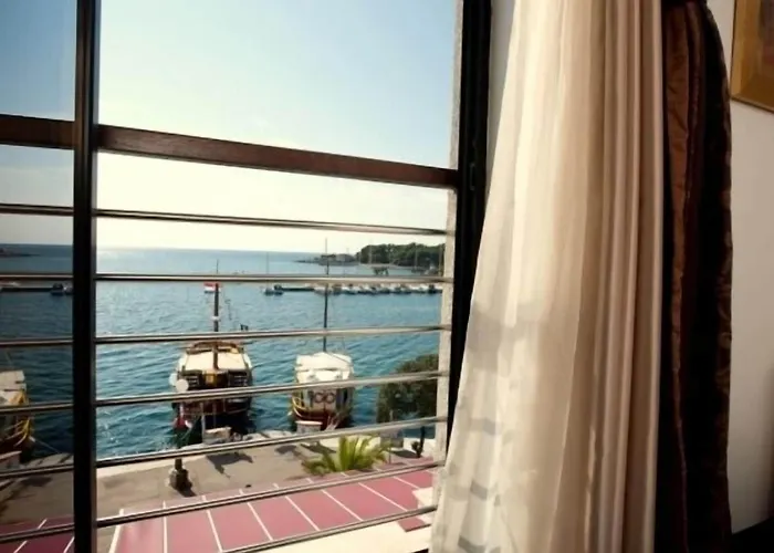 Marina Hotel 4*