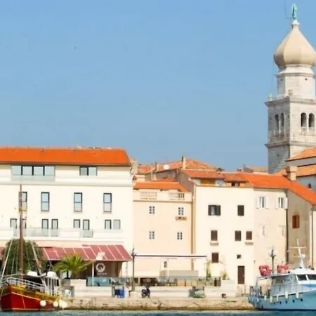 Marina Hotel 4*