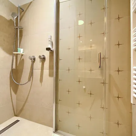 Marina Hotel 4*